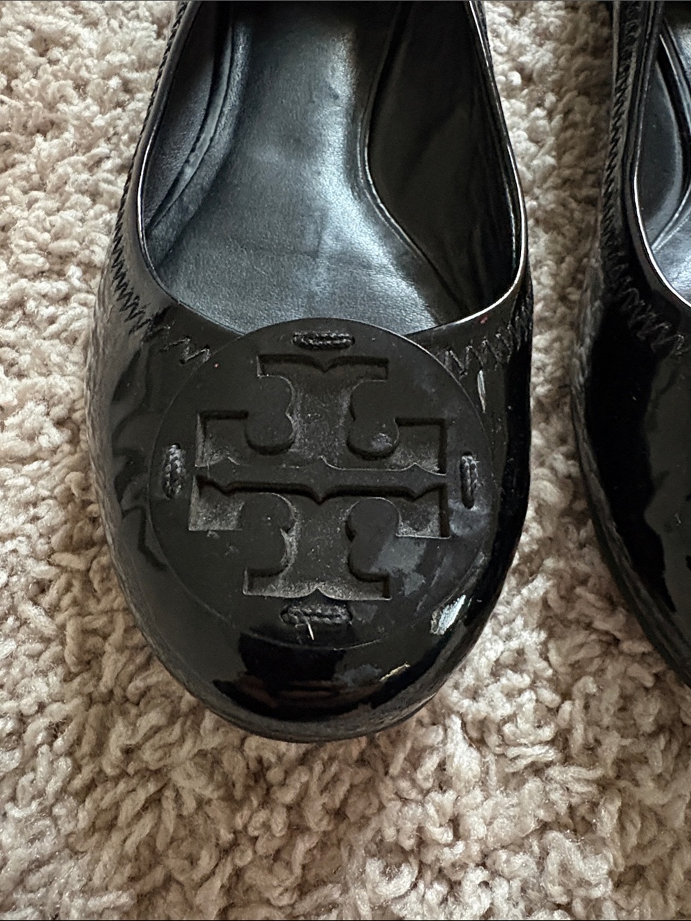 Tory Burch Black Patent Leather Logo Ballet Flats - Picture 2 of 7